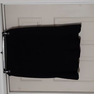 💥2/$8 LAST CHANCE - Liz Claiborne Black Pencil skirt with ruffle